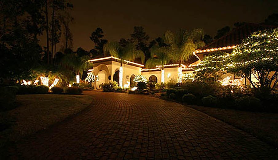 Professional Christmas Light Installations, Kingwood TX.