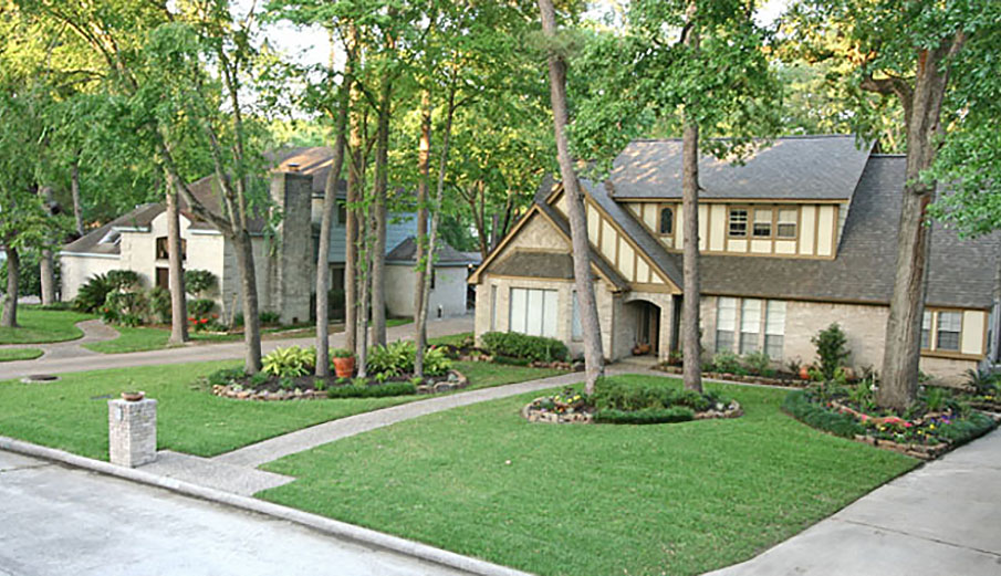 Full Service Lawn Maintenance, Kingwood TX.