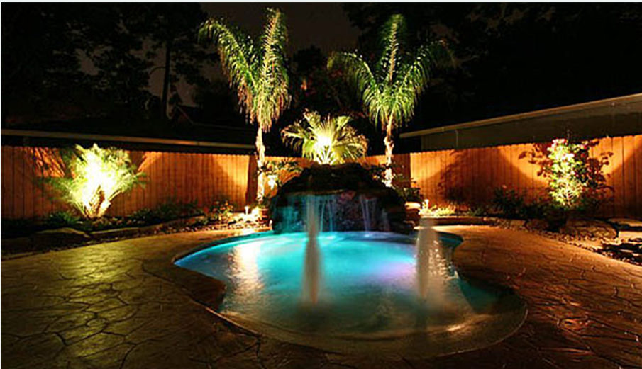 Outdoor landscape night lighting, YardBirds Landscaping, Kingwood TX.