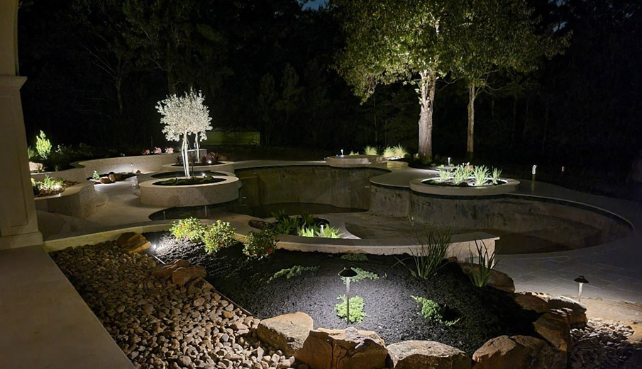 Outdoor landscape night lighting, YardBirds Landscaping, Kingwood TX.