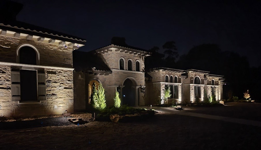 Outdoor landscape night lighting, YardBirds Landscaping, Kingwood TX.